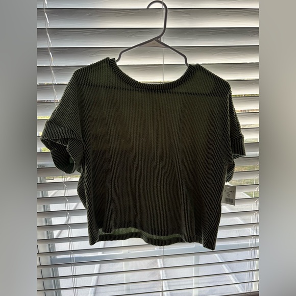 Moss fun textured top! - Picture 2 of 5